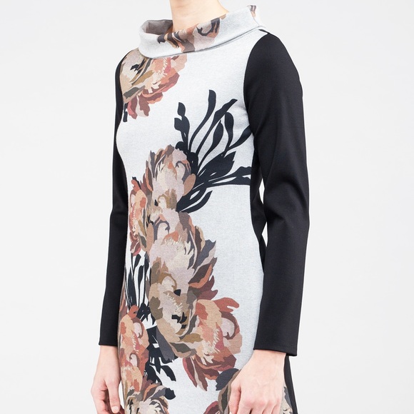 Kollontaï boat neckline tunic with flora print - Made in Canada - Picture 2 of 8